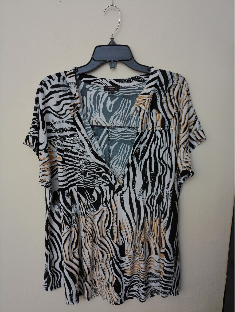 Cocomo Woman Blouse Womens Black Gold Zebra Print Split V-Neck Tunic Top Size 2X
